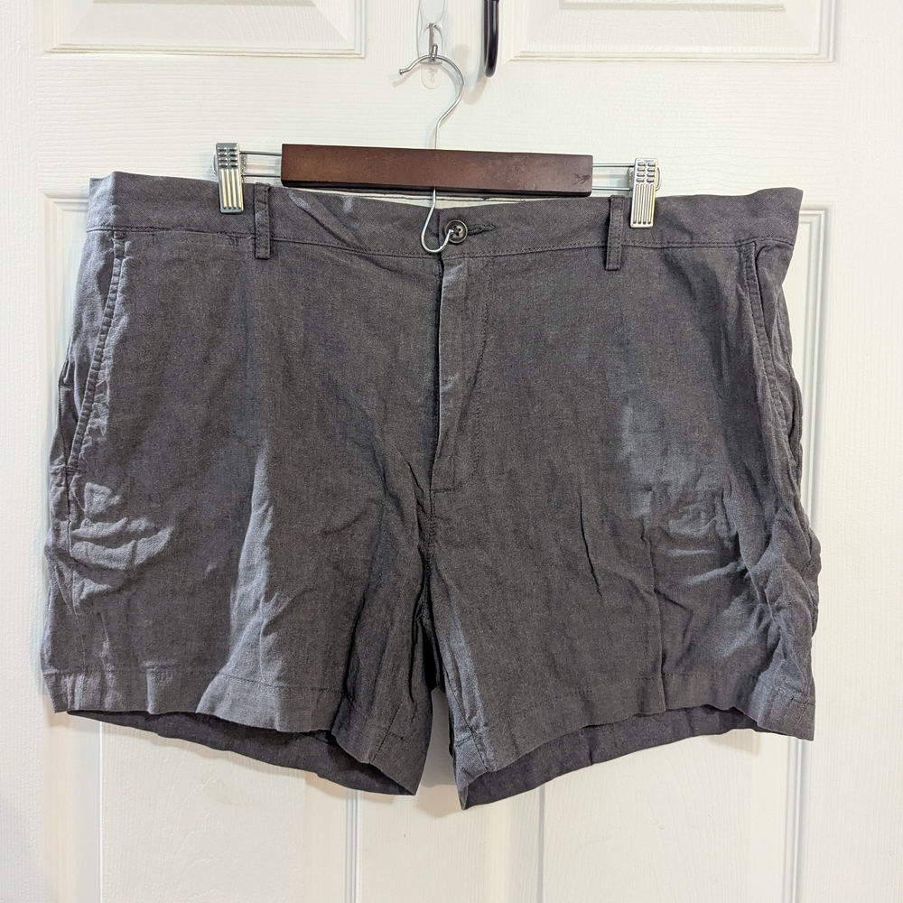 Men's Gray Shorts - Size 40
